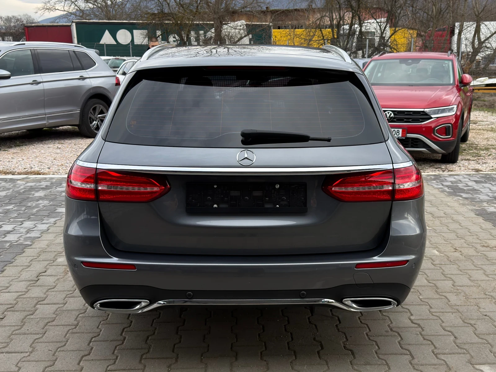 Mercedes-Benz E 220 d/AMG/Digital/Burmester/Distronic/Camera - изображение 6