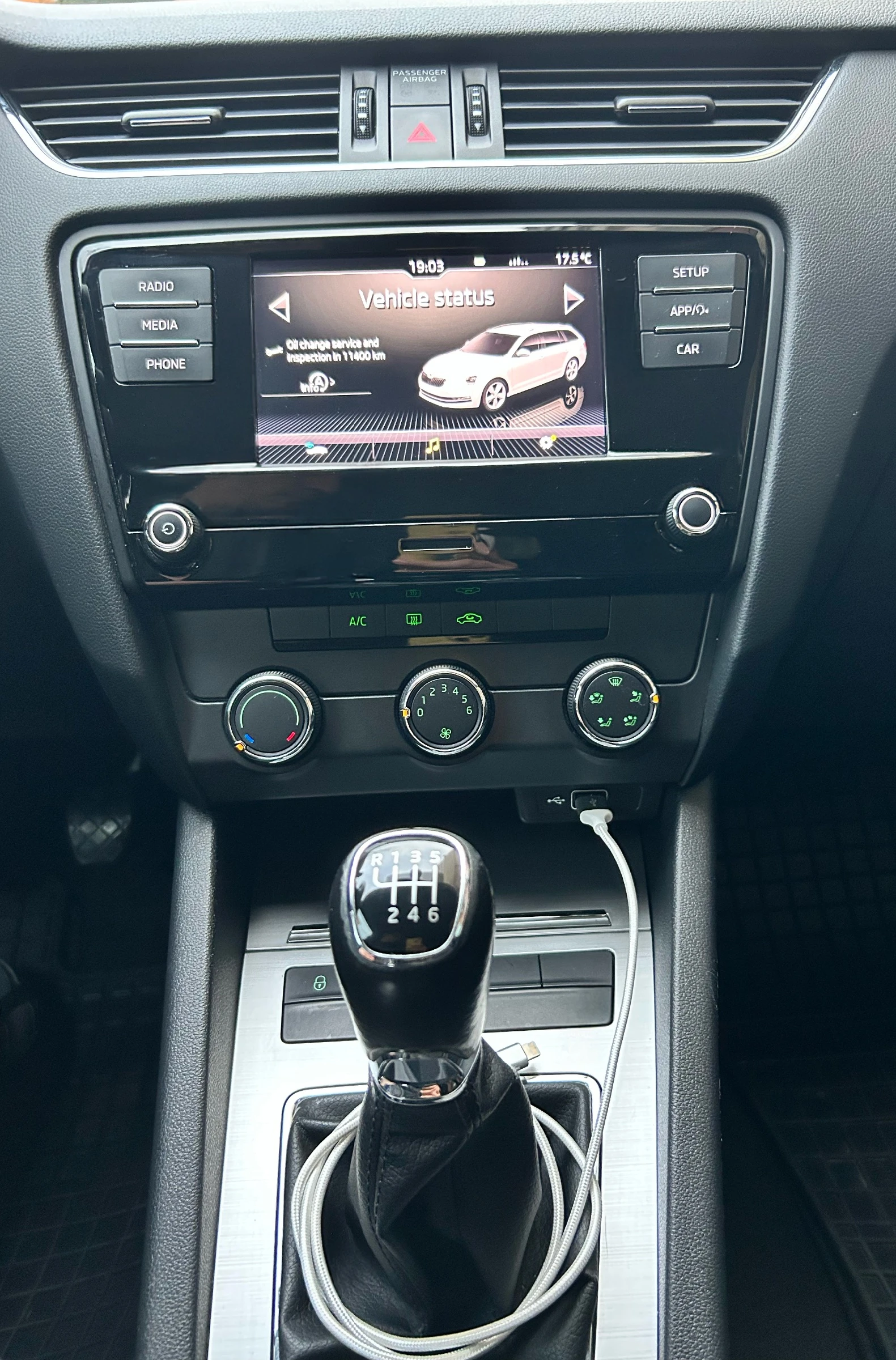 Skoda Octavia, снимка 15 - Автомобили и джипове - 54060406