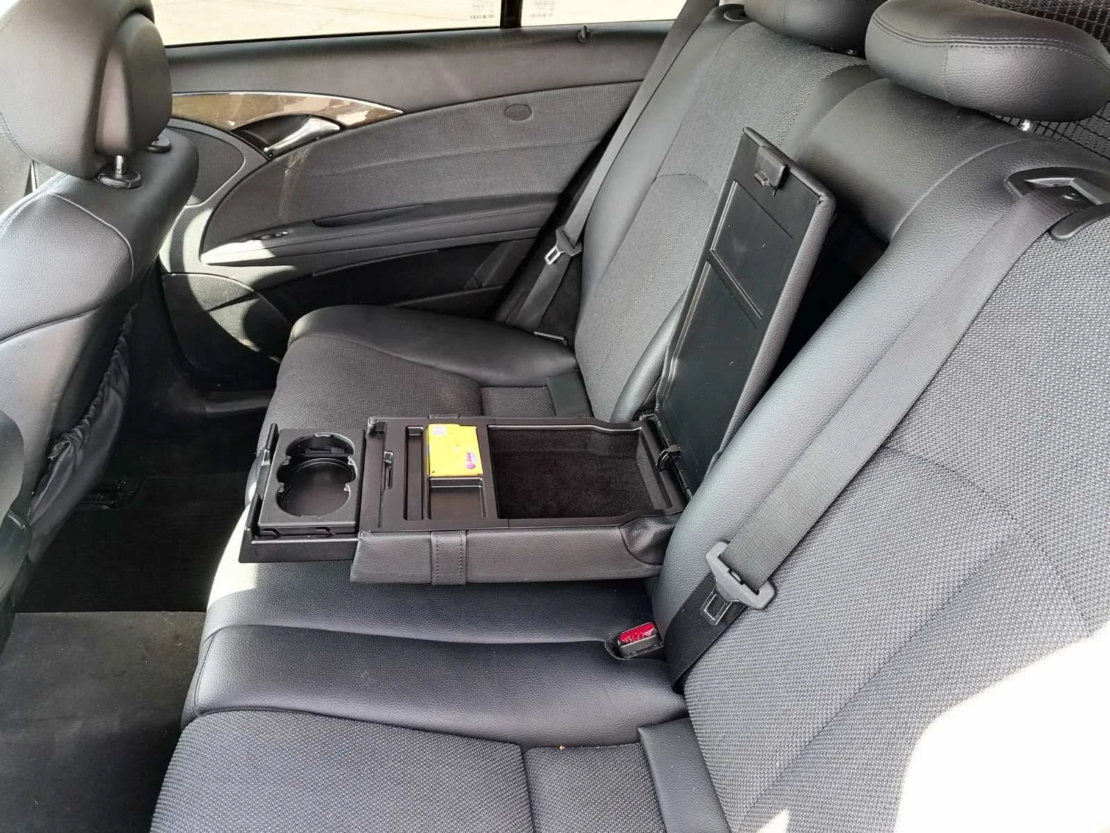 Mercedes-Benz E 200, снимка 17 - Автомобили и джипове - 54346805