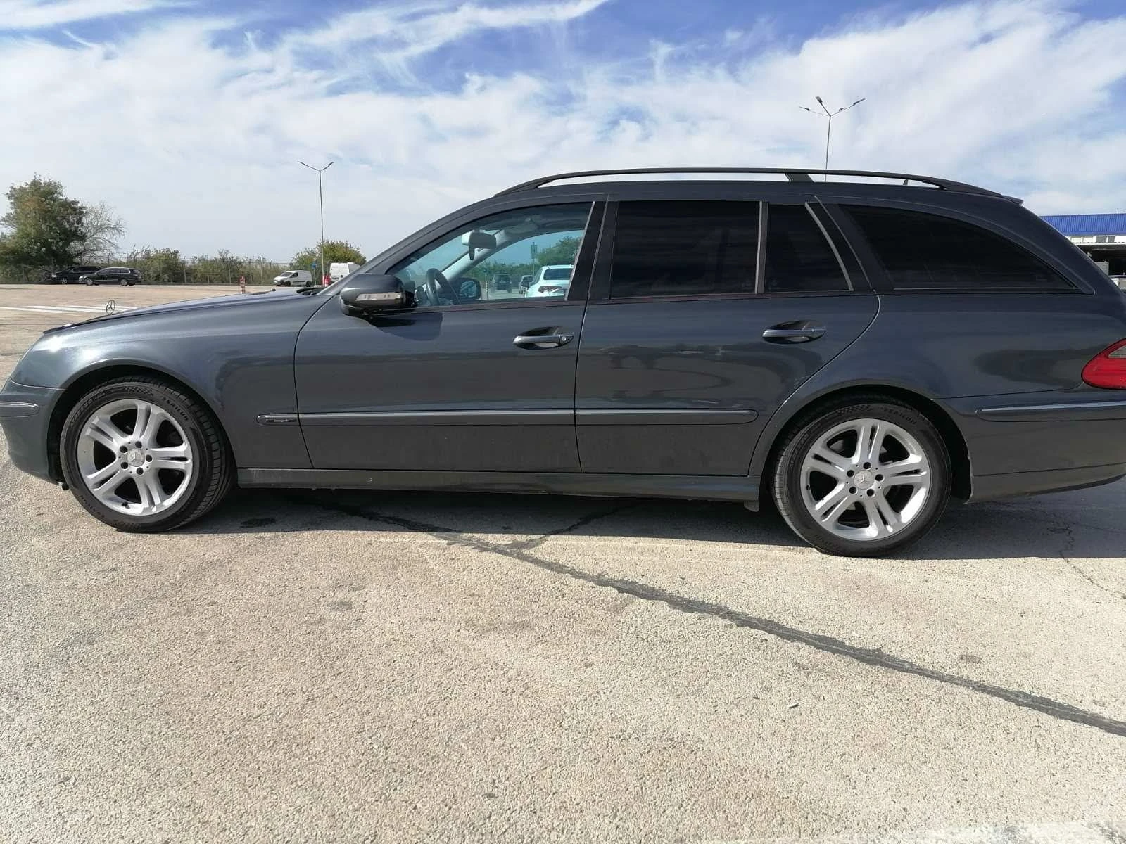 Mercedes-Benz E 200, снимка 3 - Автомобили и джипове - 54346805