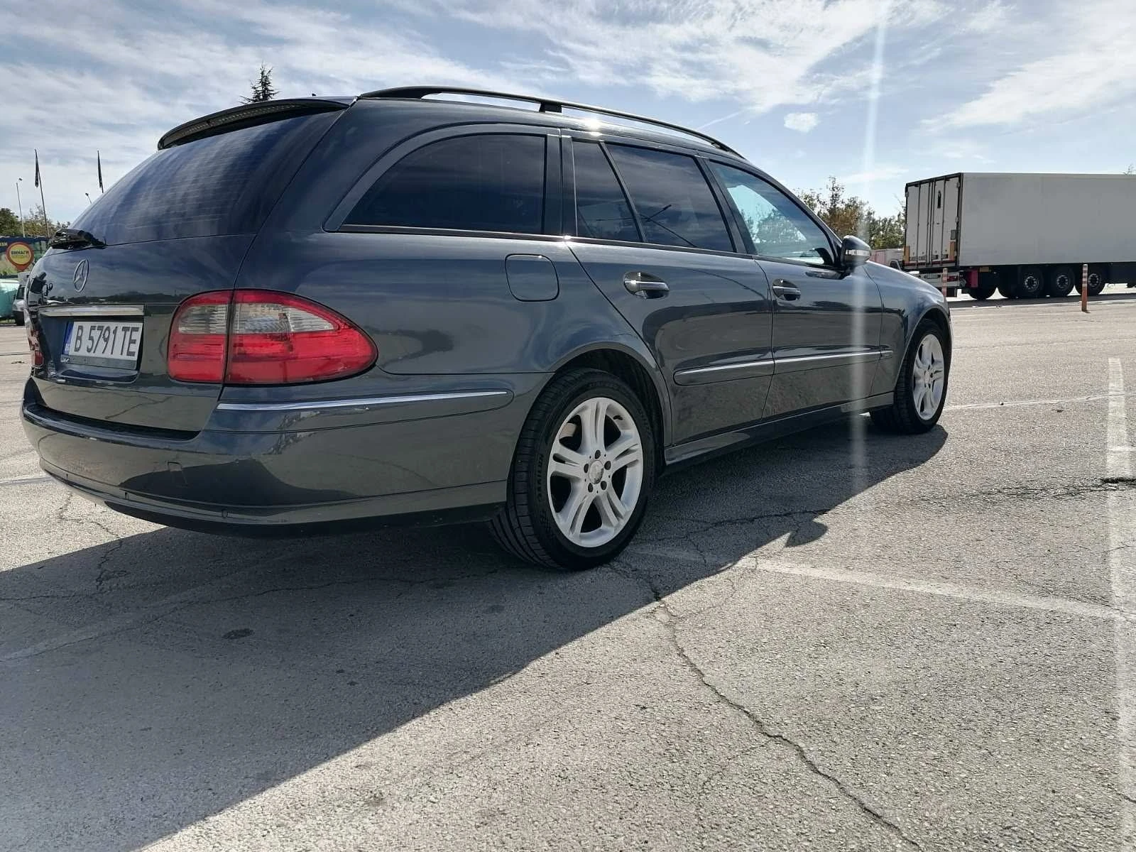 Mercedes-Benz E 200, снимка 7 - Автомобили и джипове - 54346805