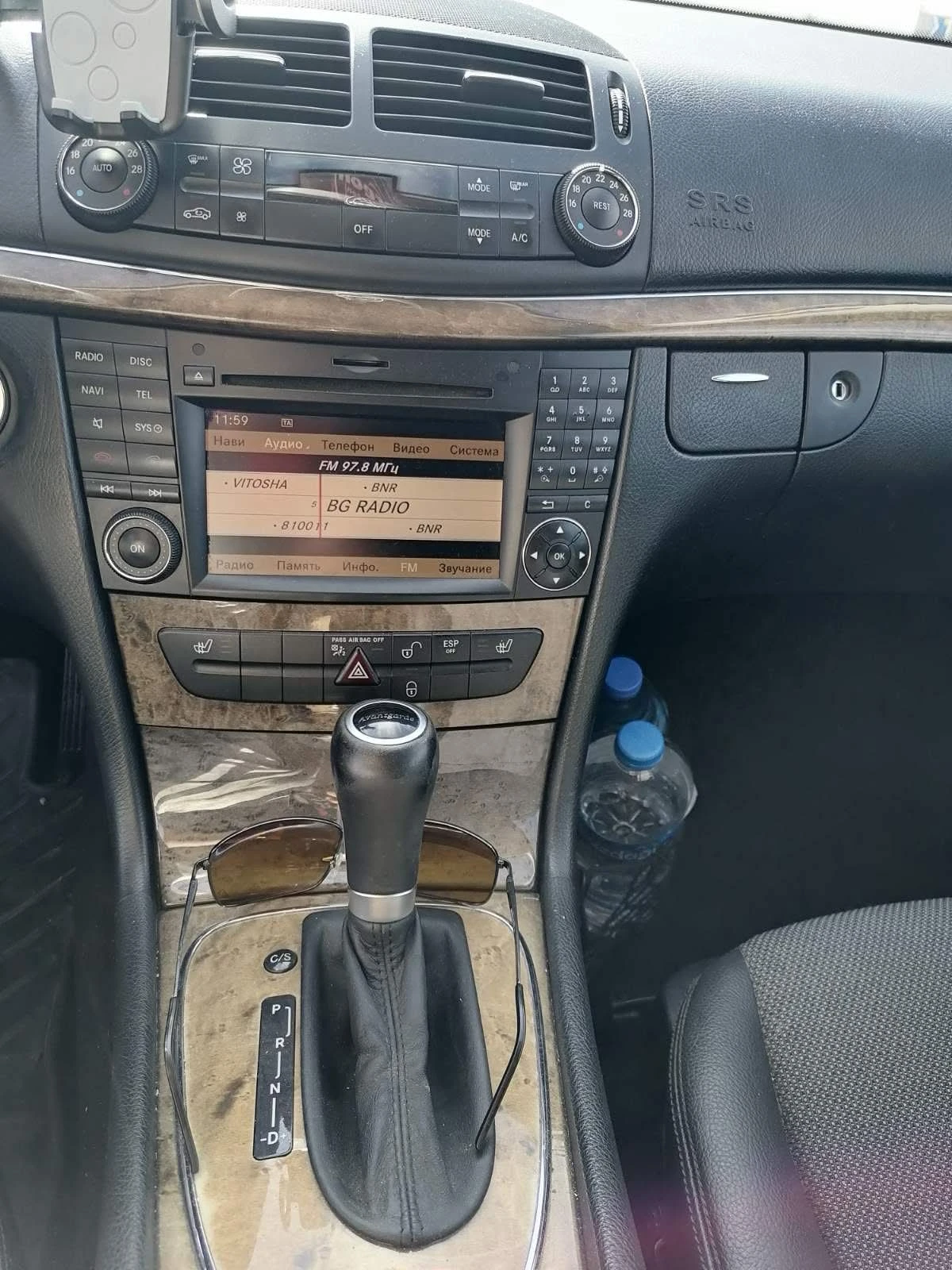 Mercedes-Benz E 200, снимка 12 - Автомобили и джипове - 54346805