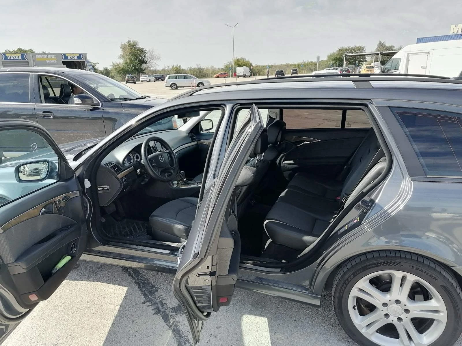 Mercedes-Benz E 200, снимка 8 - Автомобили и джипове - 54346805