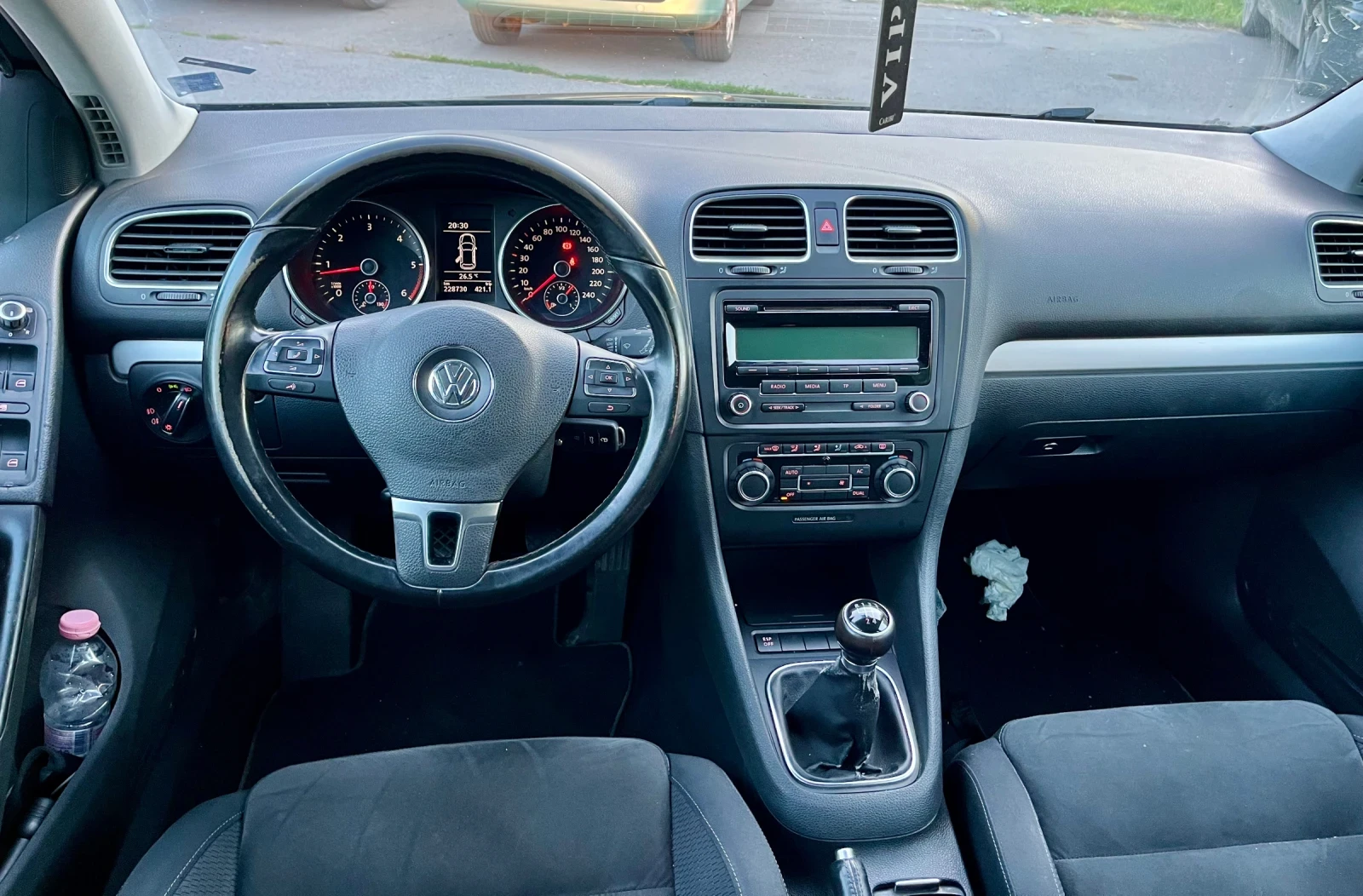 VW Golf 1.6 TDI, снимка 5 - Автомобили и джипове - 54857763