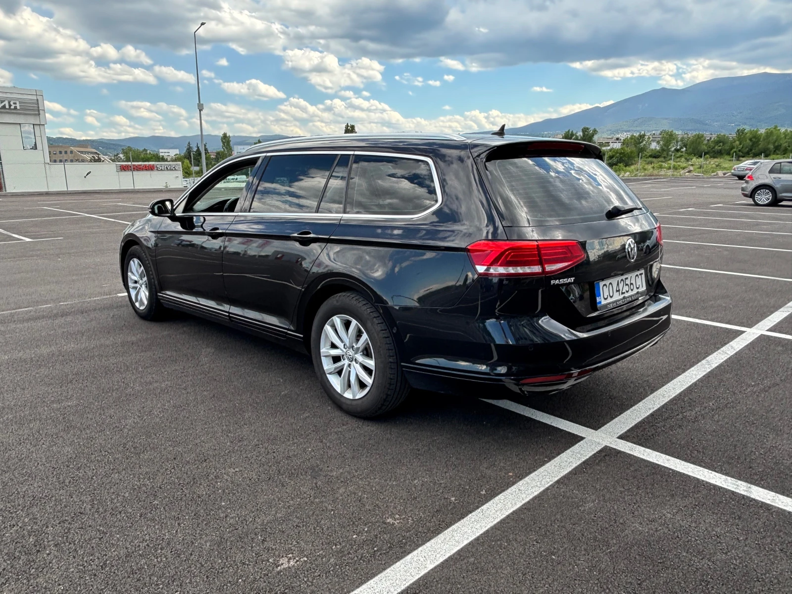 VW Passat 2.0TDI Лизинг през Уникредит , снимка 3 - Автомобили и джипове - 54917717