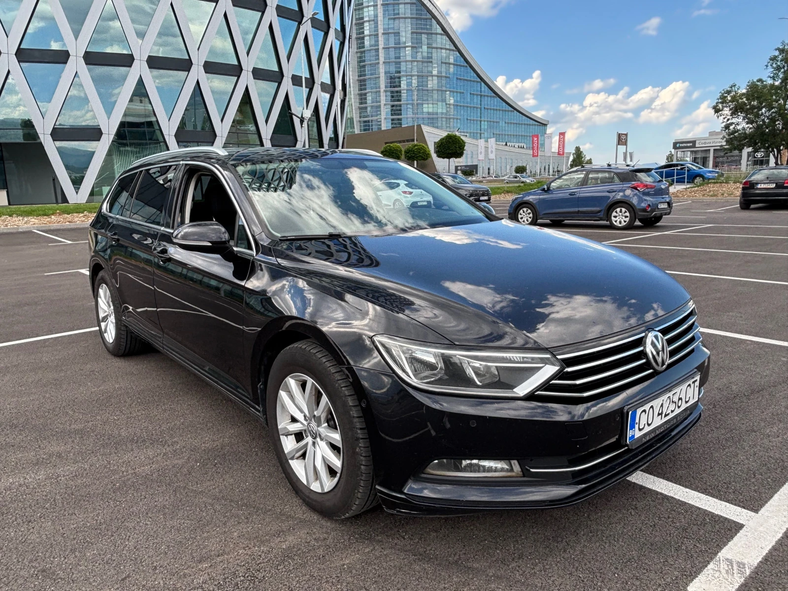 VW Passat 2.0TDI Лизинг през Уникредит 