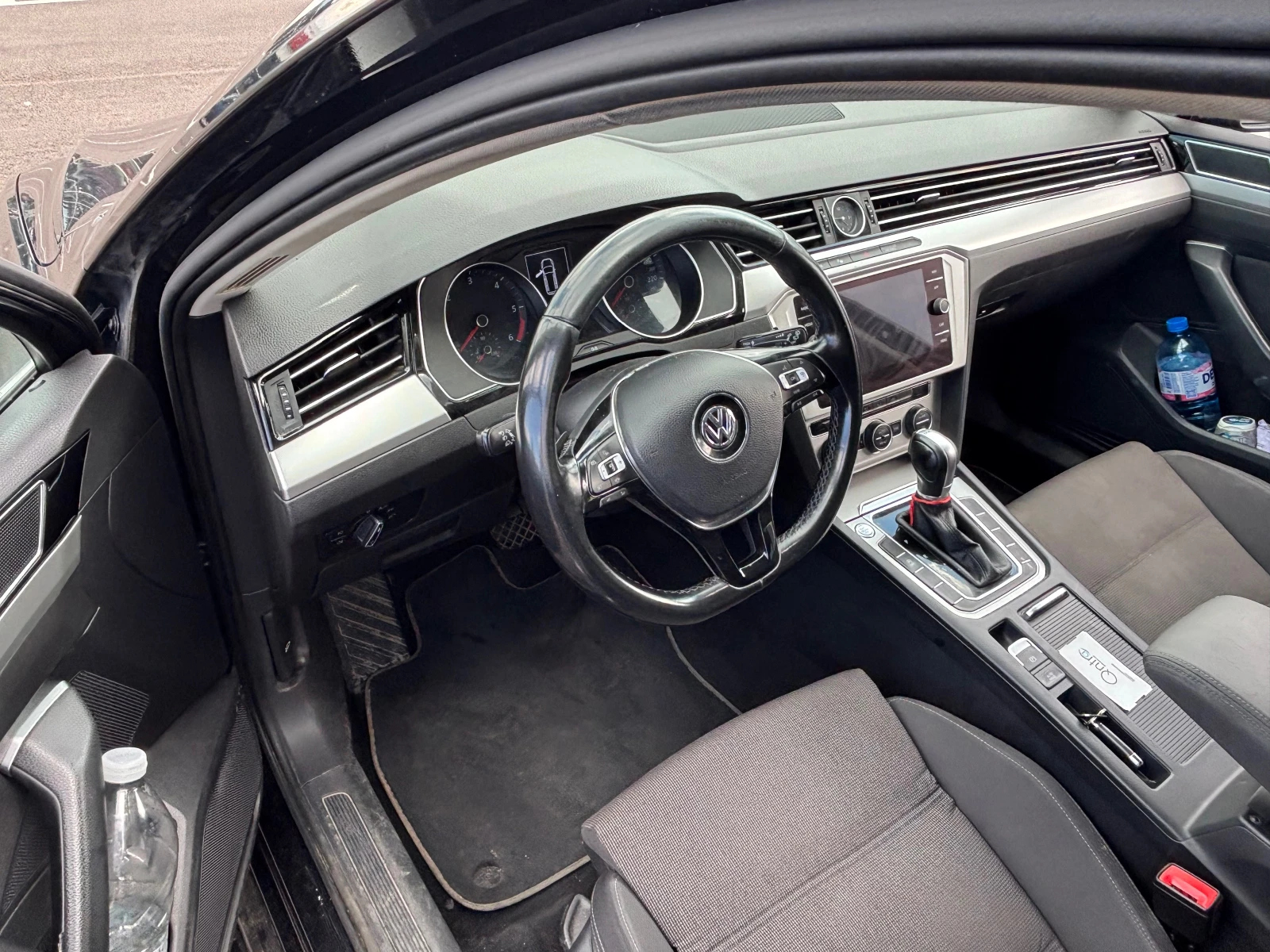 VW Passat 2.0TDI Лизинг през Уникредит , снимка 5 - Автомобили и джипове - 54917717
