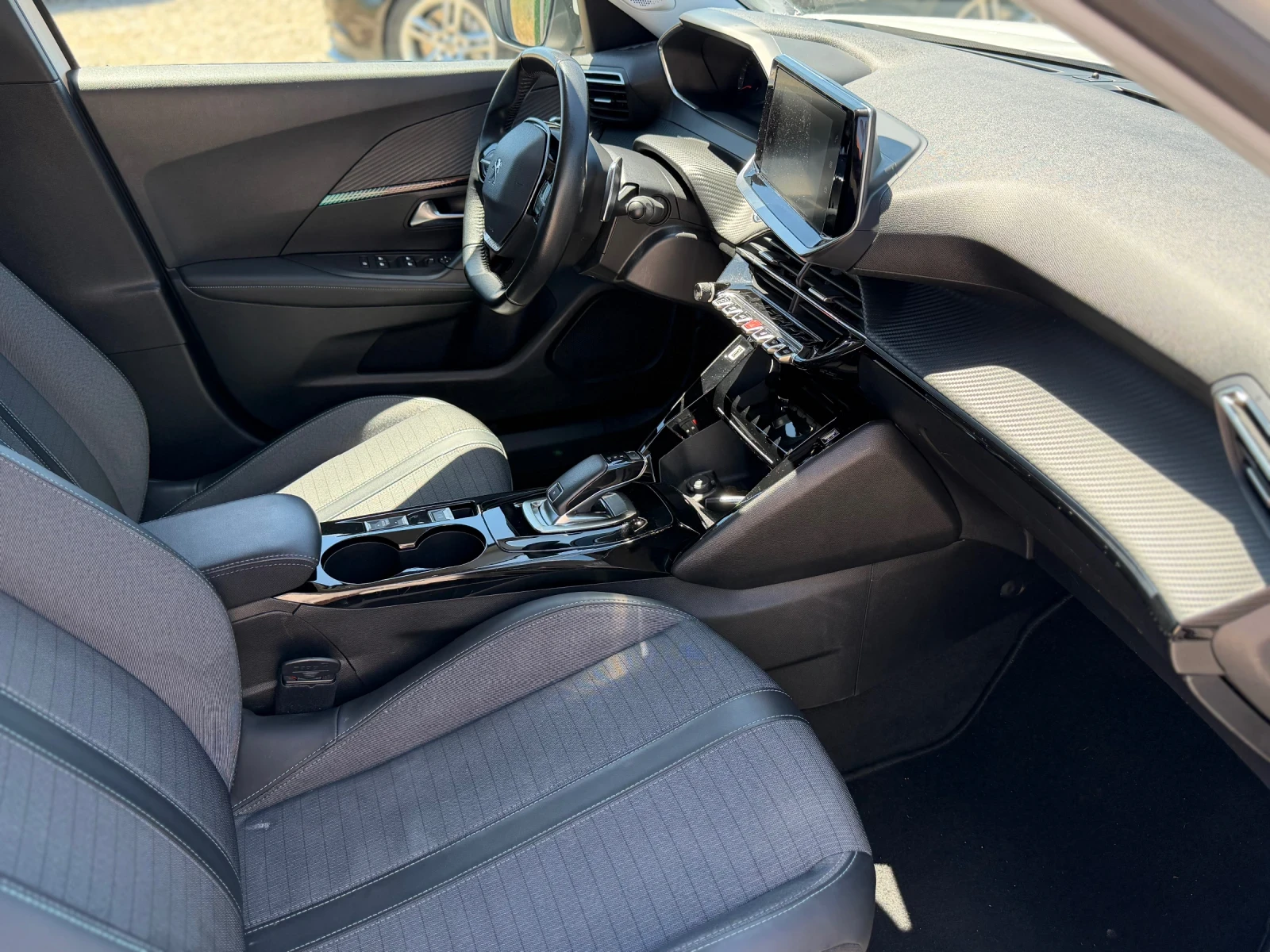 Peugeot 2008 СЕРВИЗНА ИСТОРИЯ ! ! !, снимка 10 - Автомобили и джипове - 55063787