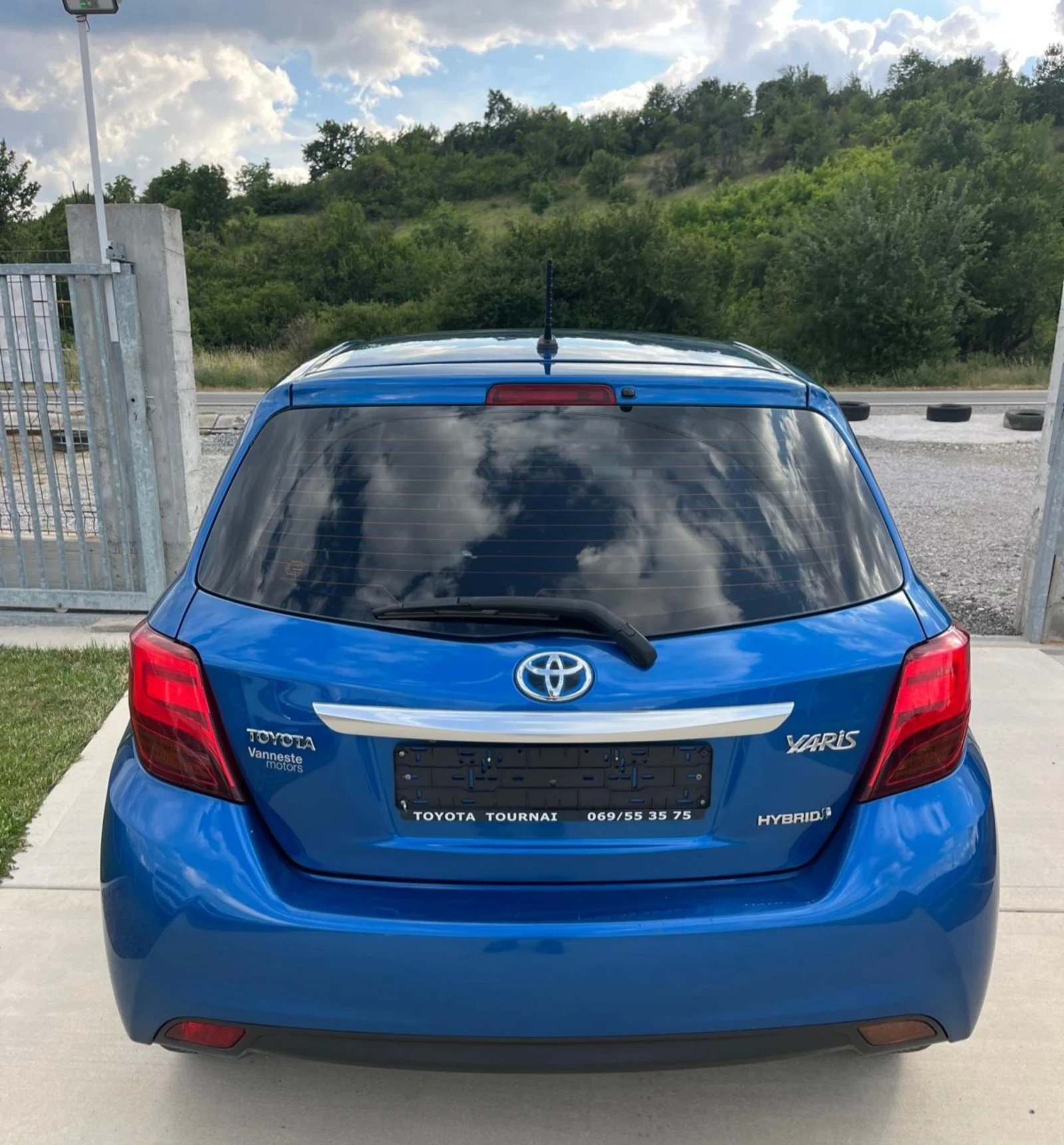 Toyota Yaris 1.5 Hybrid , снимка 7 - Автомобили и джипове - 55183829