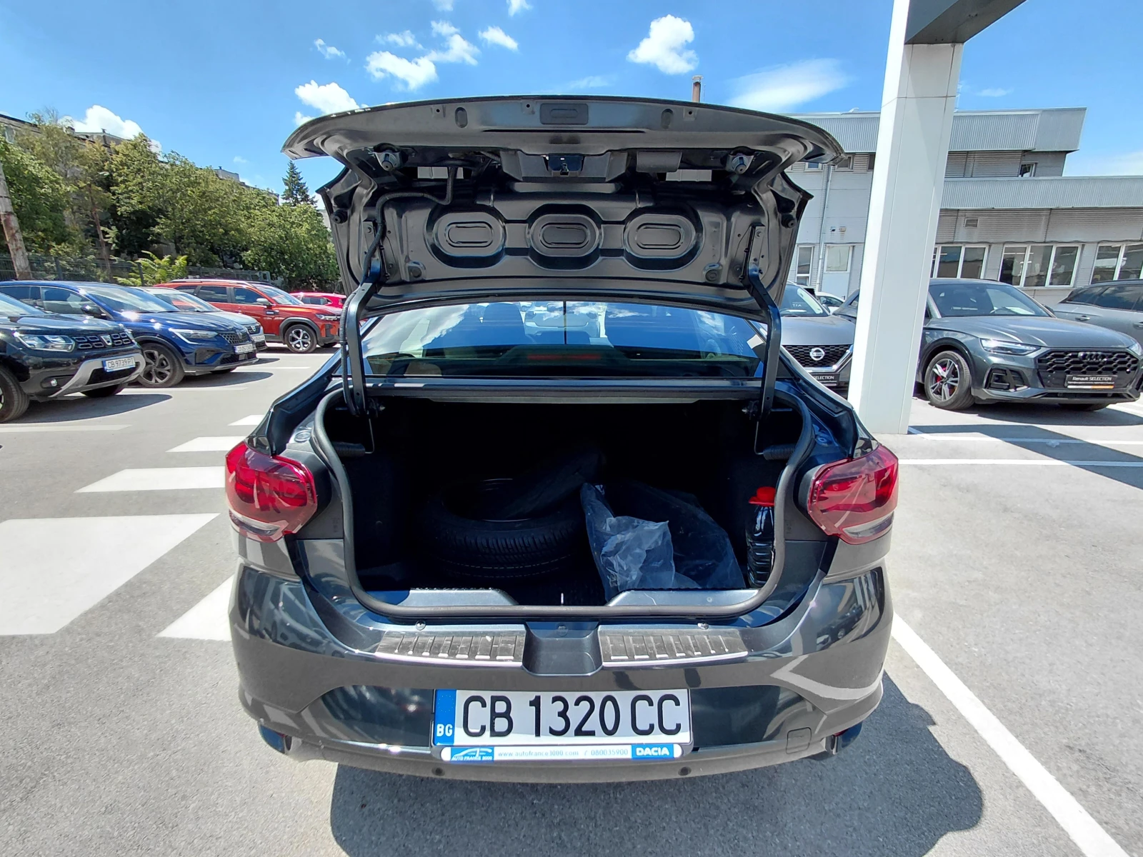 Dacia Logan TCe 100 к.с. /Comfort/Газ/Бензин, снимка 17 - Автомобили и джипове - 55189529