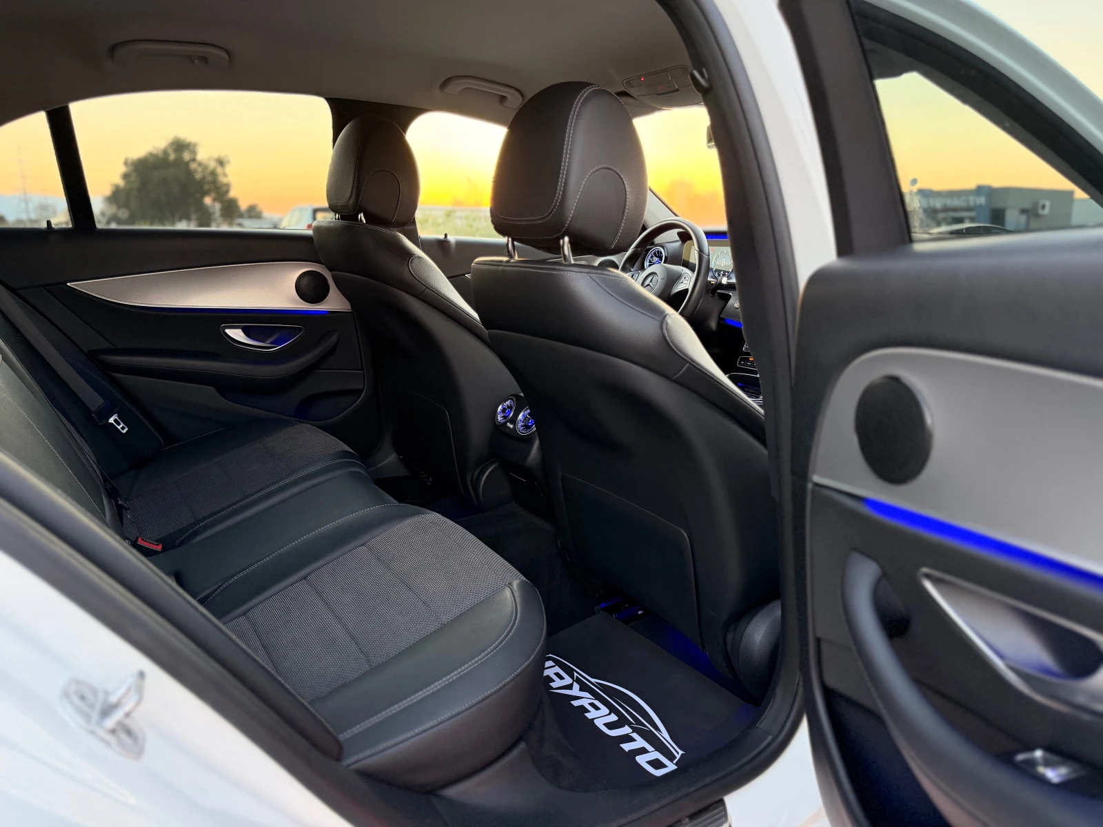 Mercedes-Benz E 220 d= BRABUS= 9G-TRONIC= DIGITAL COCPIT= 360* = , снимка 13 - Автомобили и джипове - 55480386