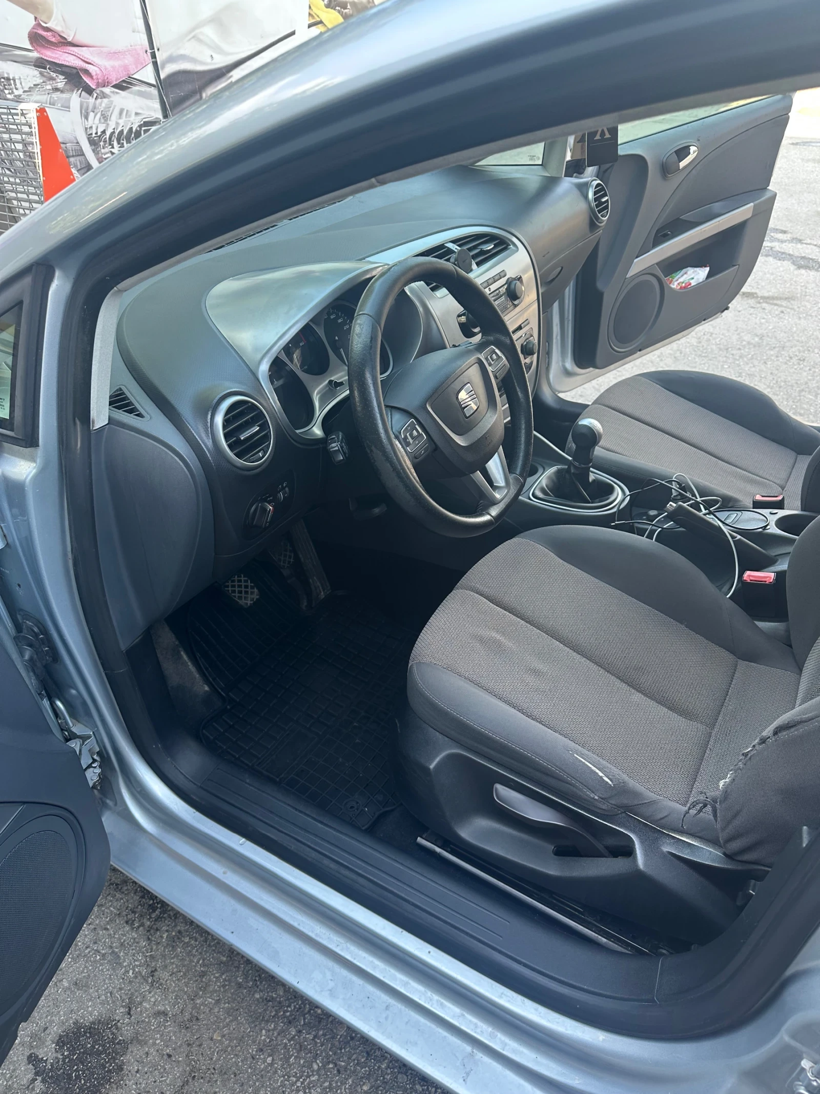 Seat Leon, снимка 12 - Автомобили и джипове - 55713642