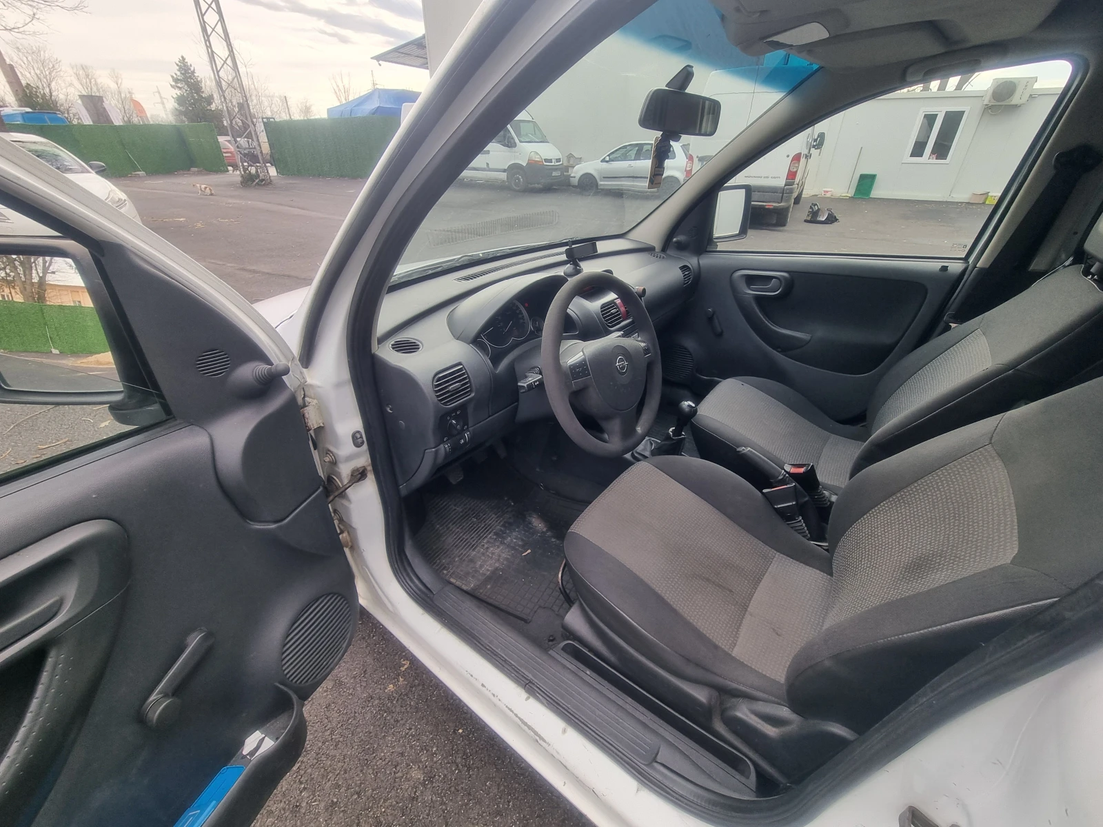Opel Combo 1.3 d ТЕГЛИЧ ЕВРО4, снимка 8 - Автомобили и джипове - 55774376