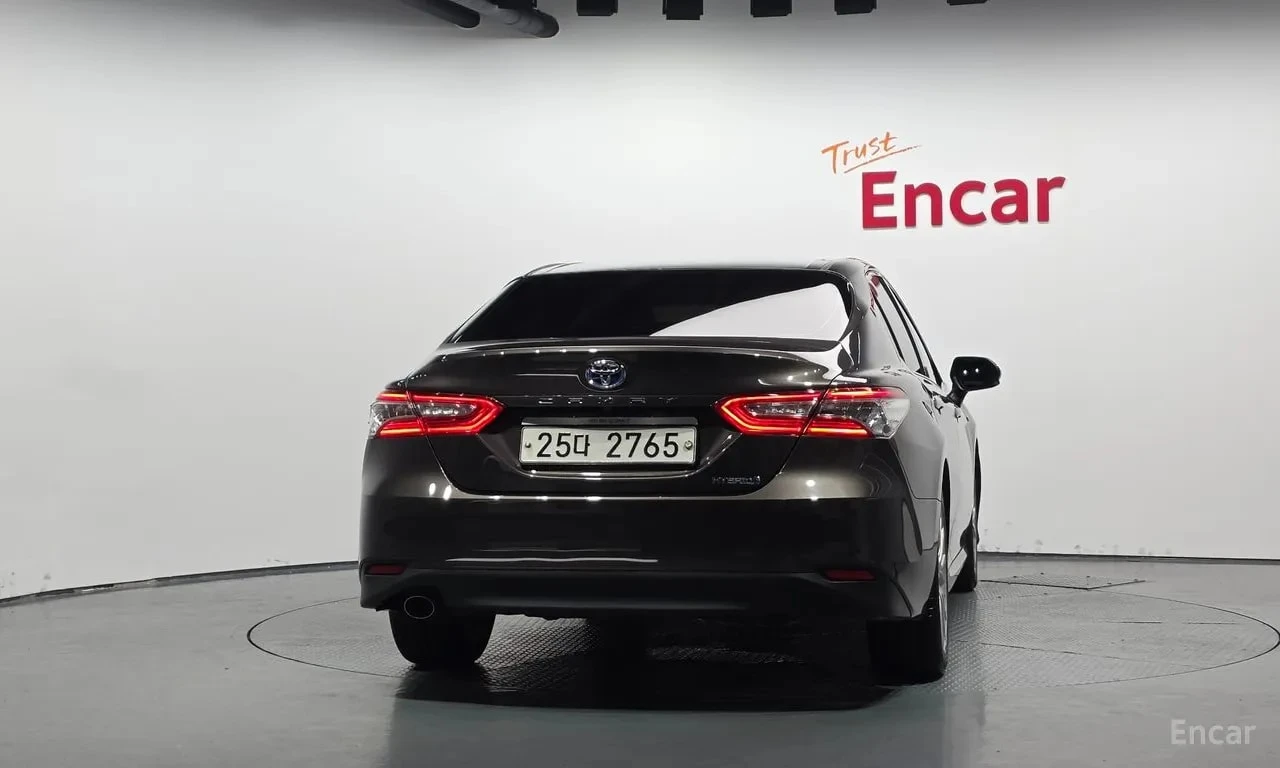 Toyota Camry * 2.5 XLE Hybrid * КРАЙНА ЦЕНА ДО БЪЛГАРИЯ, снимка 4 - Автомобили и джипове - 55801065