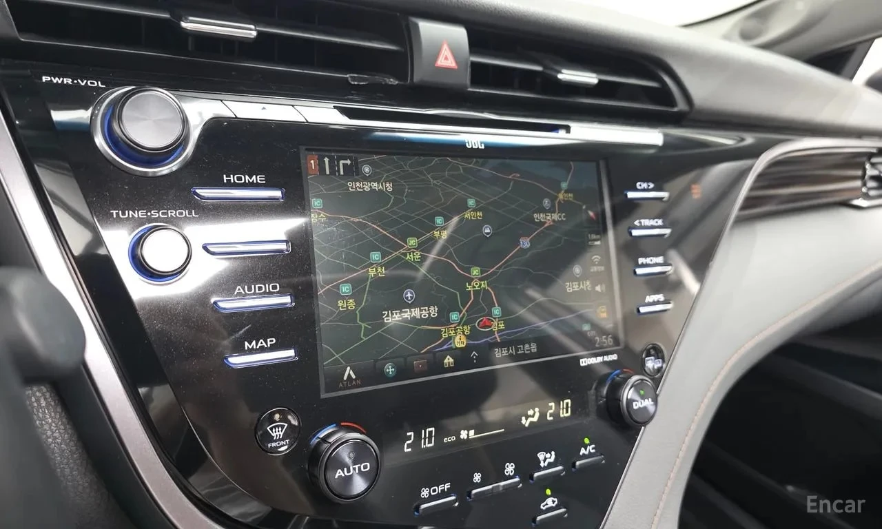Toyota Camry * 2.5 XLE Hybrid * КРАЙНА ЦЕНА ДО БЪЛГАРИЯ, снимка 13 - Автомобили и джипове - 55801065