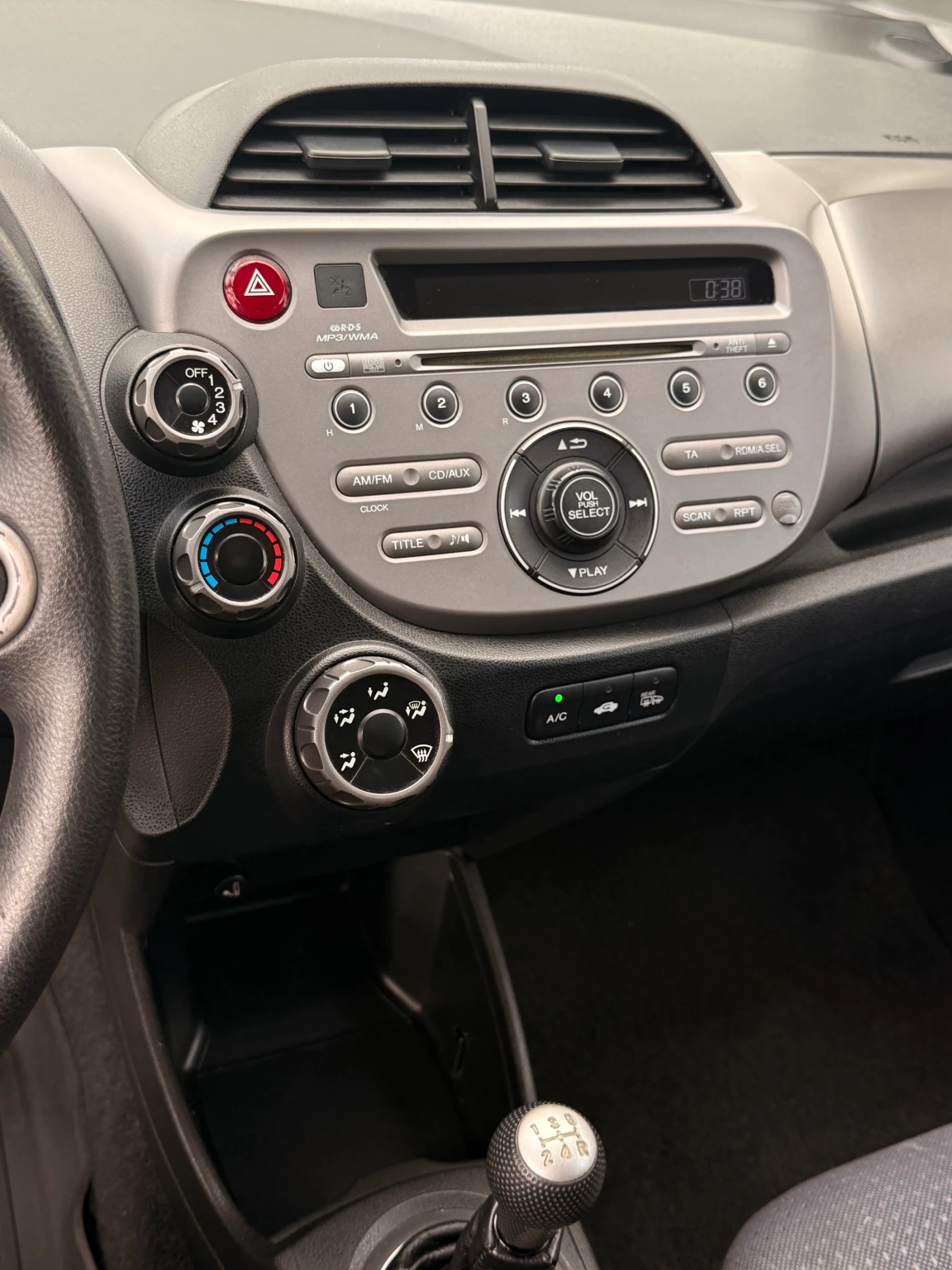 Honda Jazz 1.2i, снимка 10 - Автомобили и джипове - 56468214