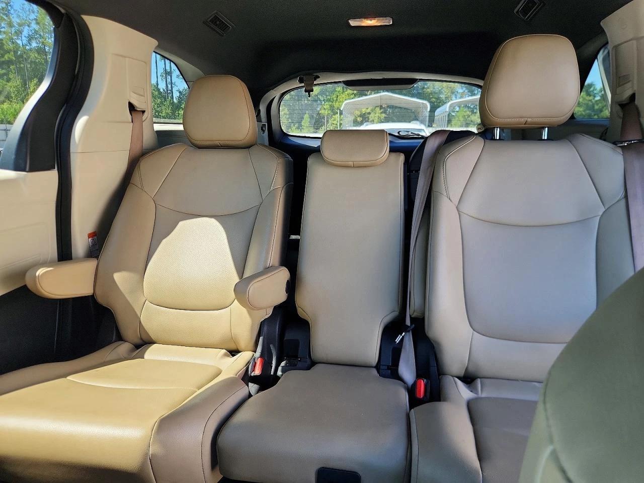 Toyota Sienna 2.5l Xle, снимка 10 - Автомобили и джипове - 56664286