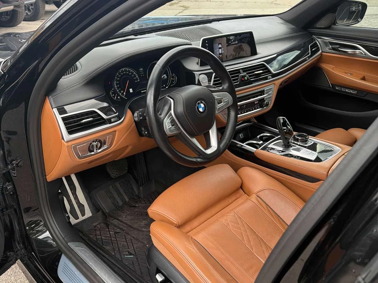 BMW 750 Li xDrive | CARFAX | БЕЗ ИНЦИДЕНТИ, снимка 7 - Автомобили и джипове - 56742738