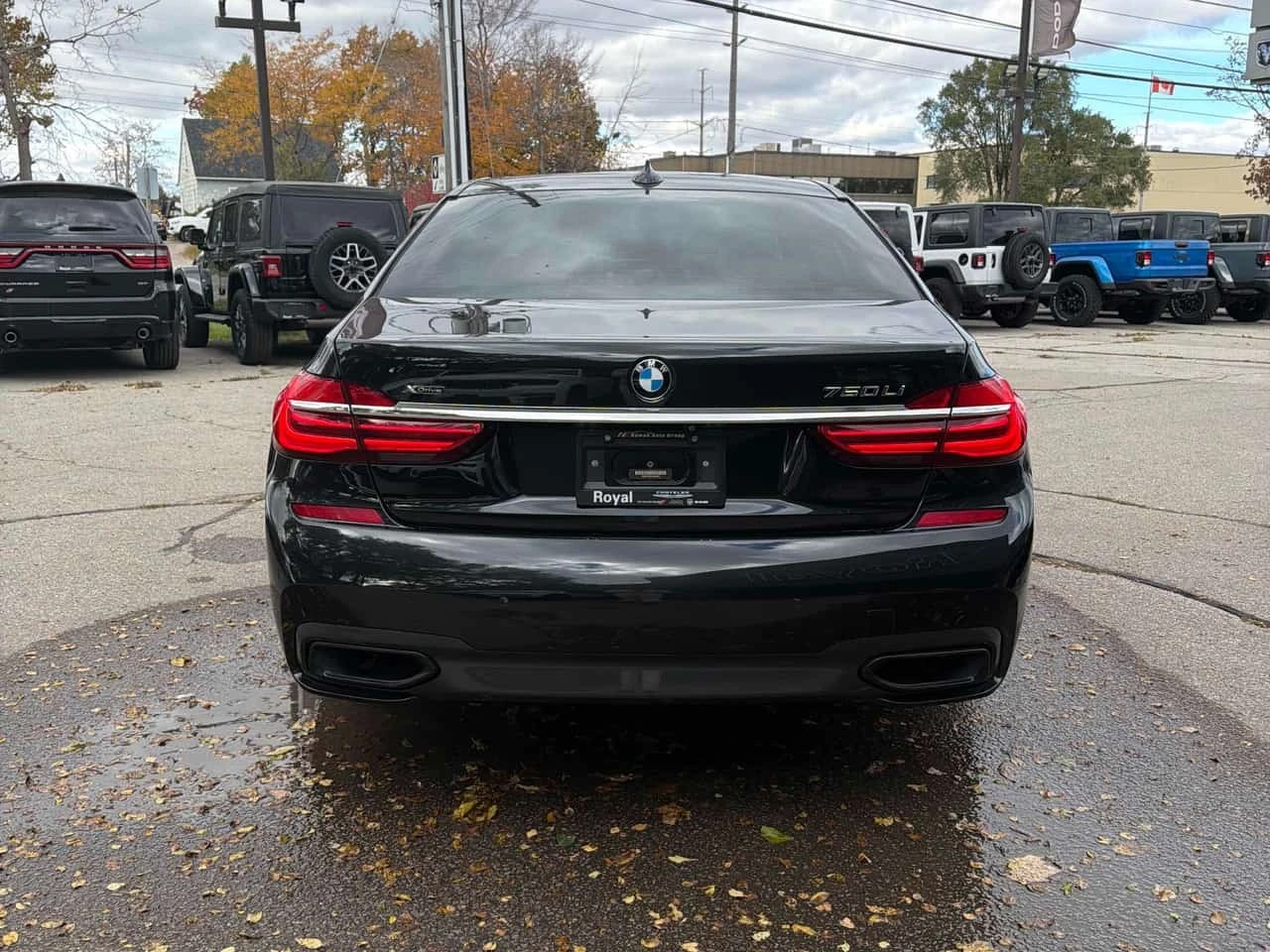 BMW 750 Li xDrive | CARFAX | БЕЗ ИНЦИДЕНТИ, снимка 5 - Автомобили и джипове - 56742738