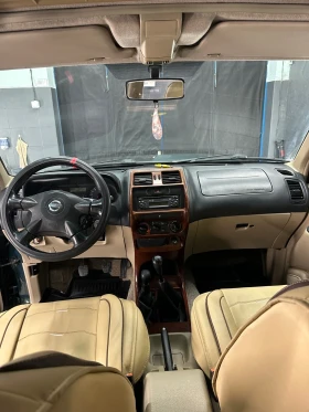 Nissan Terrano 3.0 , снимка 6 - Автомобили и джипове - 53642602