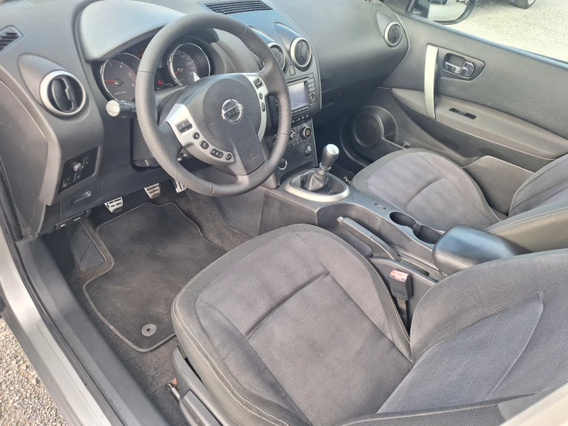 Nissan Qashqai 1.5dci , снимка 9 - Автомобили и джипове - 53497677