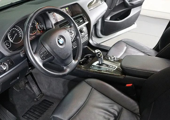 BMW X3 xDrive 2.0d High - изображение 9