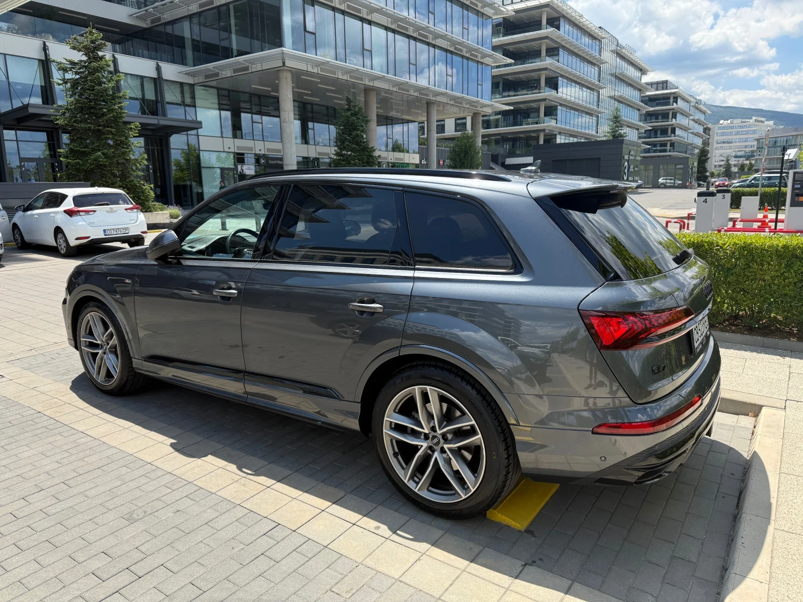 Audi Q7 55TFSI - изображение 2