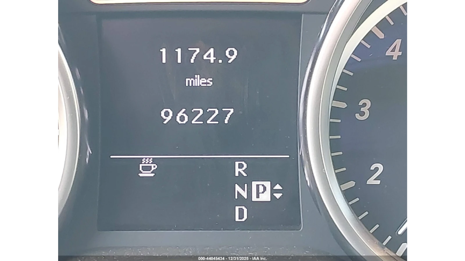 Mercedes-Benz ML 350 * 4MATIC* ШИБИДАХ* КОЖА* ПОДГРЕВ* ПАРКТРОНИК* , снимка 11 - Автомобили и джипове - 53731974