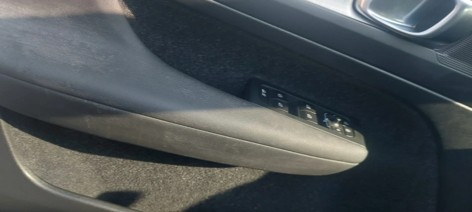 Volvo XC40 D3 Geartronic R-design, снимка 11 - Автомобили и джипове - 53977281