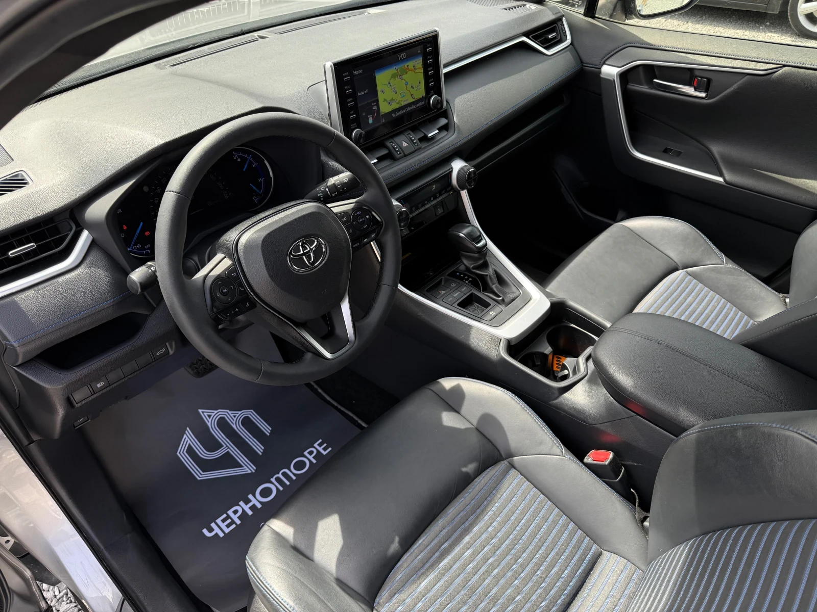 Toyota Rav4 2.5 PHEV E-CVT PREMIUM 185HP, снимка 13 - Автомобили и джипове - 54206224