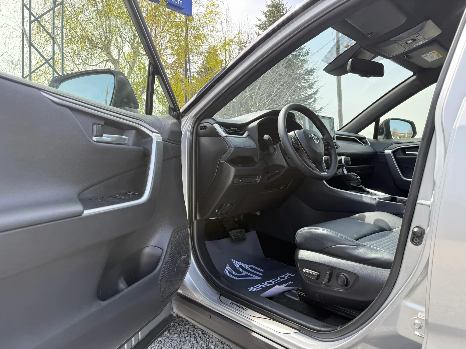 Toyota Rav4 2.5 PHEV E-CVT PREMIUM 185HP, снимка 14 - Автомобили и джипове - 54206224