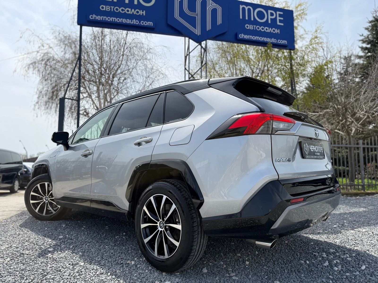 Toyota Rav4 2.5 PHEV E-CVT PREMIUM 185HP, снимка 4 - Автомобили и джипове - 54206224