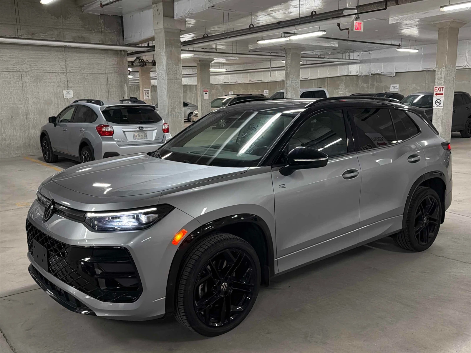 VW Tiguan R Line Black Edition / CARFAX / АВТОКРЕДИТ 