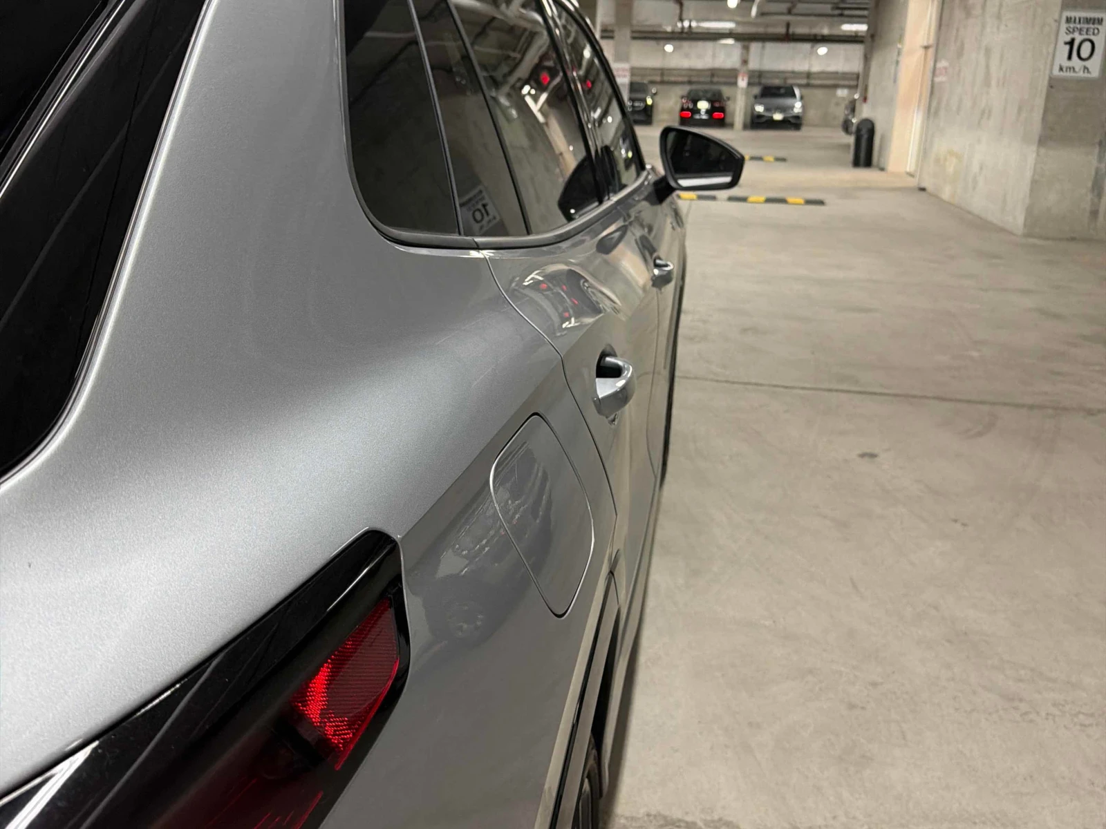 VW Tiguan R Line Black Edition / CARFAX / АВТОКРЕДИТ , снимка 17 - Автомобили и джипове - 56116665