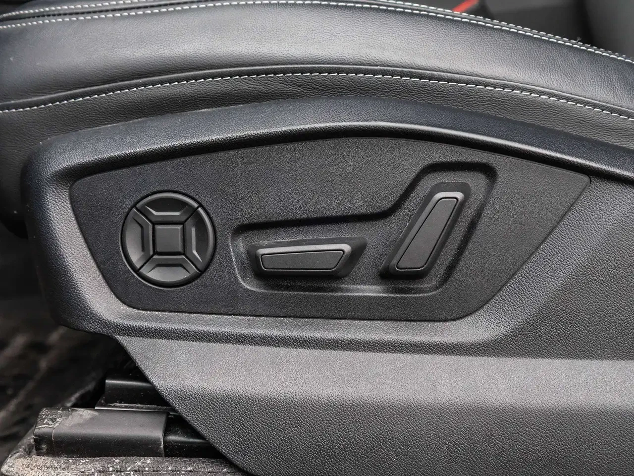 Audi Q8, снимка 8 - Автомобили и джипове - 56180533