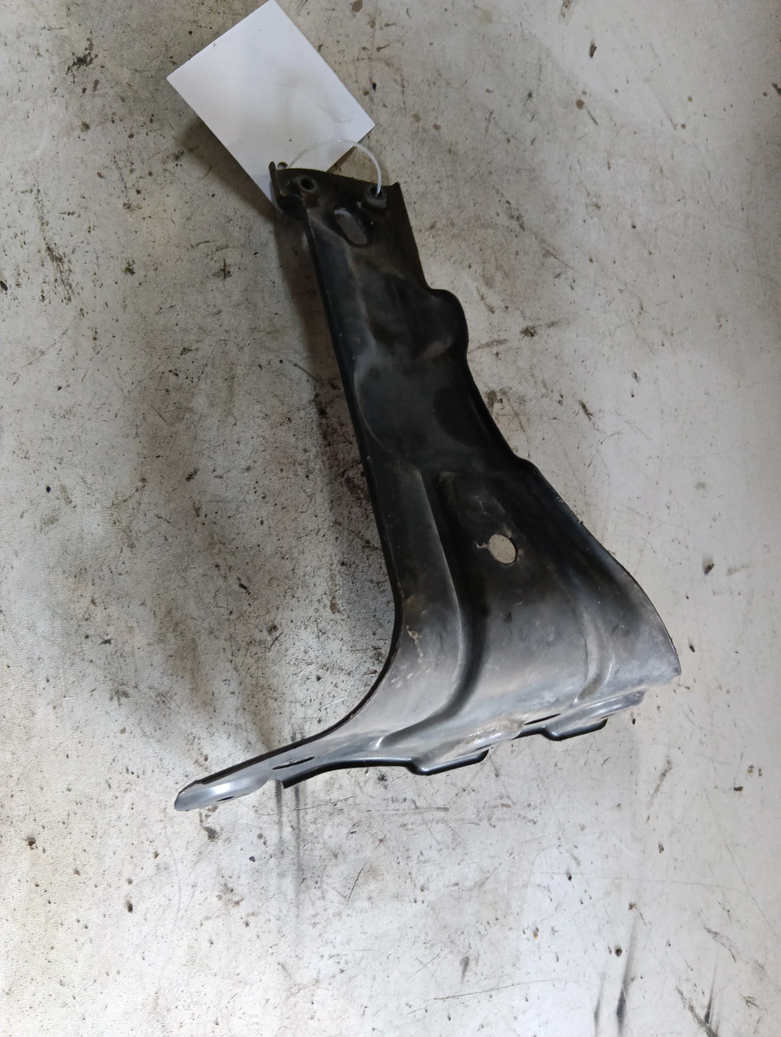 планка ДЯСНА 3C8821142  VW CC