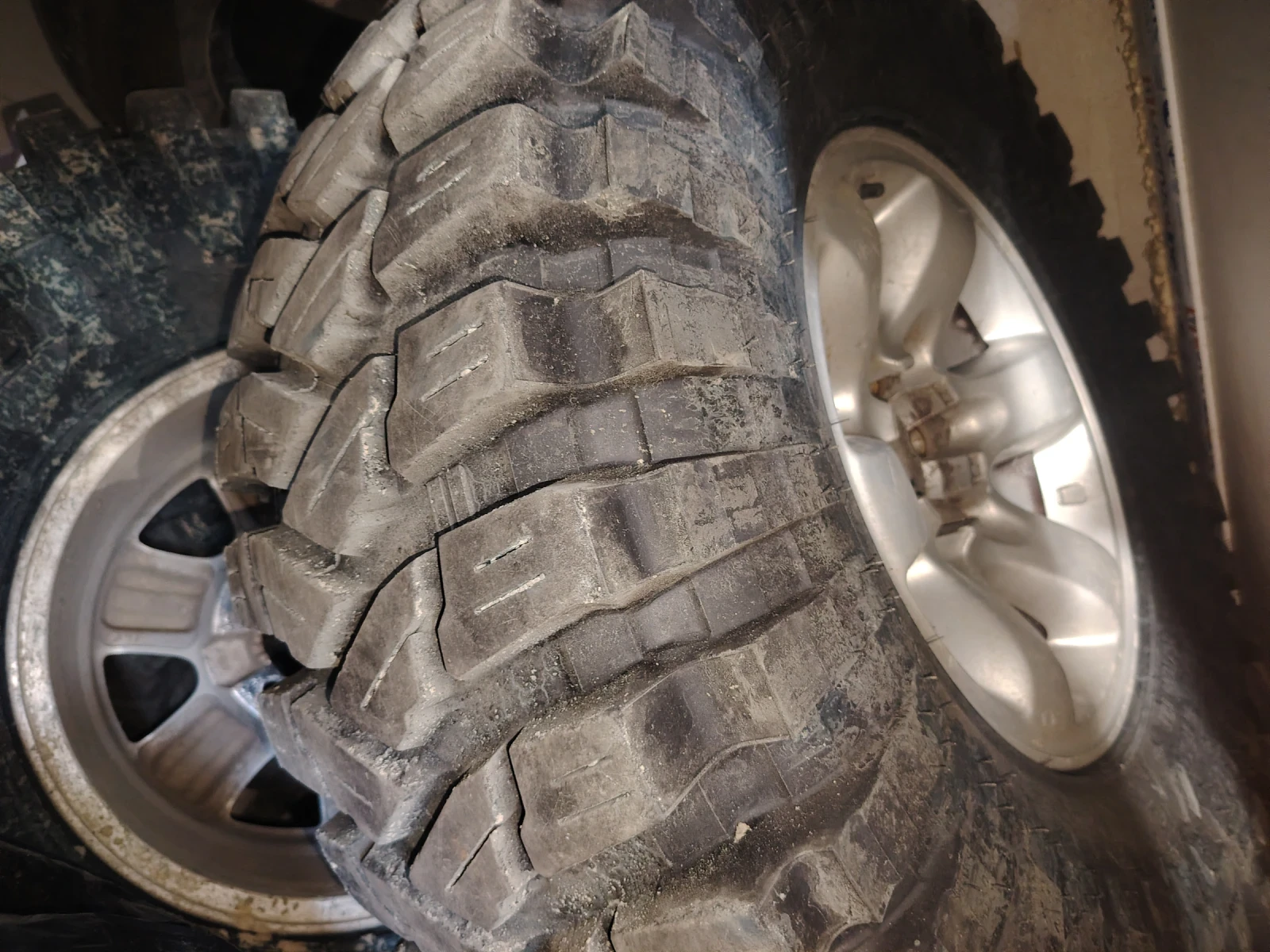 Гуми с джанти Maxxis 305/35R16, снимка 6 - Гуми и джанти - 55851108