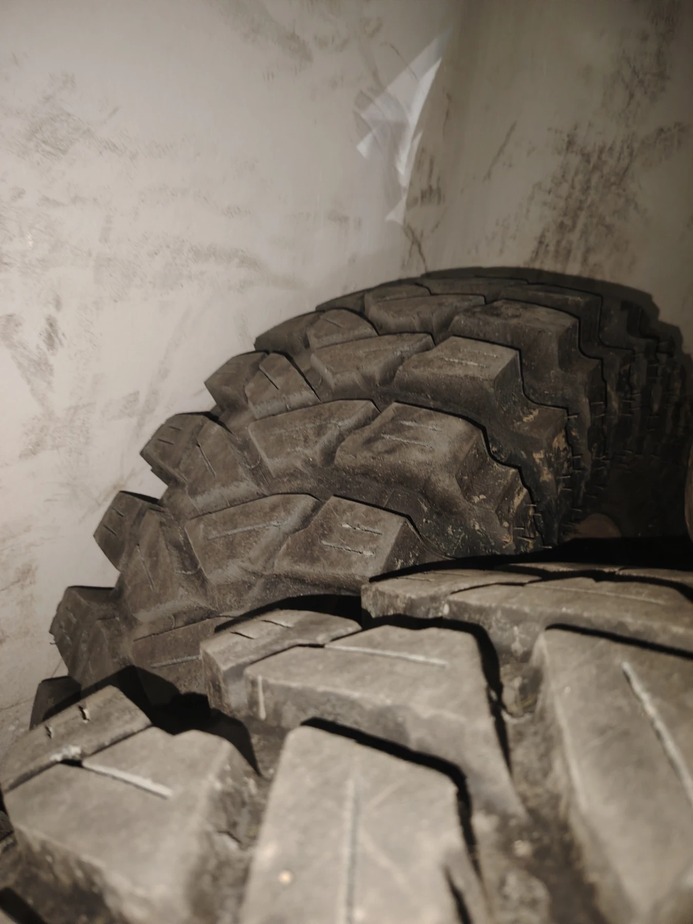 Гуми с джанти Maxxis 305/35R16, снимка 4 - Гуми и джанти - 55851108