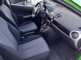 Mazda 2 1.4i климатик, снимка 11