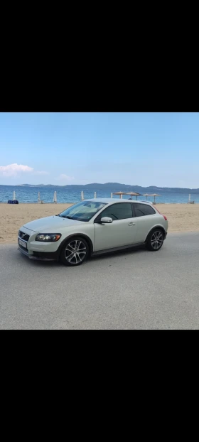 Volvo C30 D5 R-Design - изображение 1