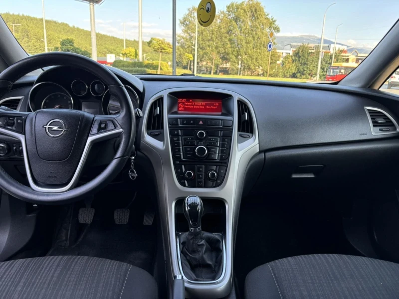 Opel Astra 1.4 Турбо Фабрична газ, снимка 5 - Автомобили и джипове - 47396156