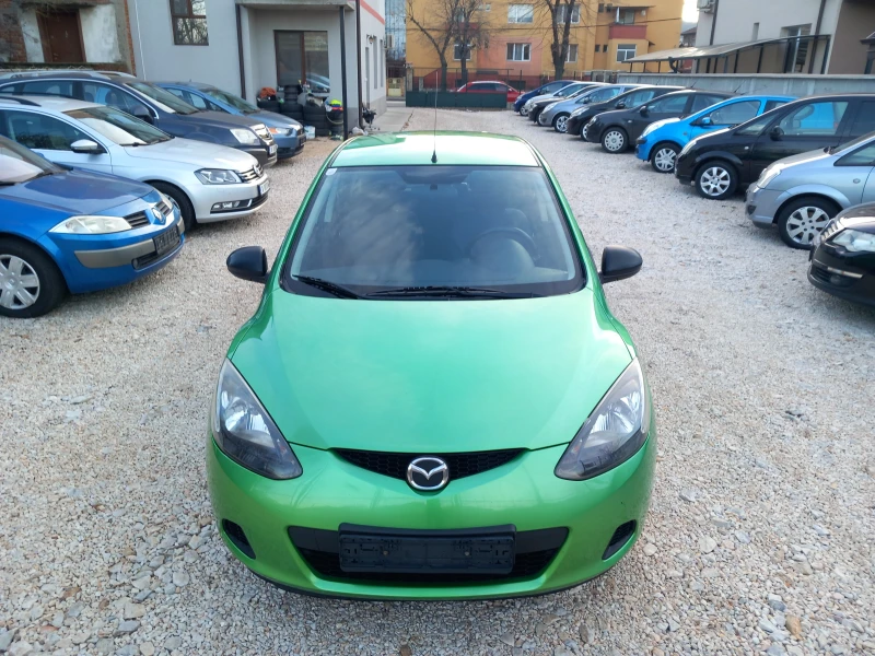 Mazda 2 1.4i климатик, снимка 8 - Автомобили и джипове - 48633322