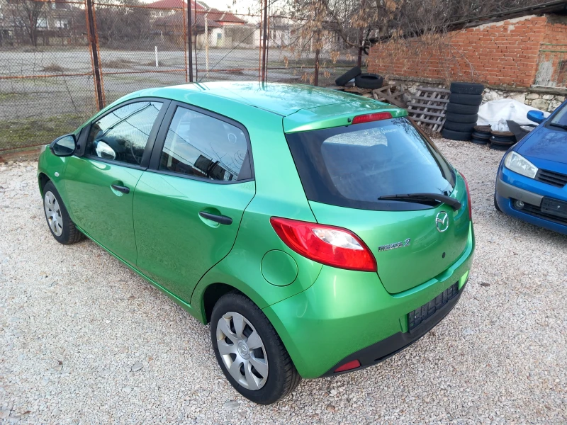 Mazda 2 1.4i климатик, снимка 3 - Автомобили и джипове - 48633322