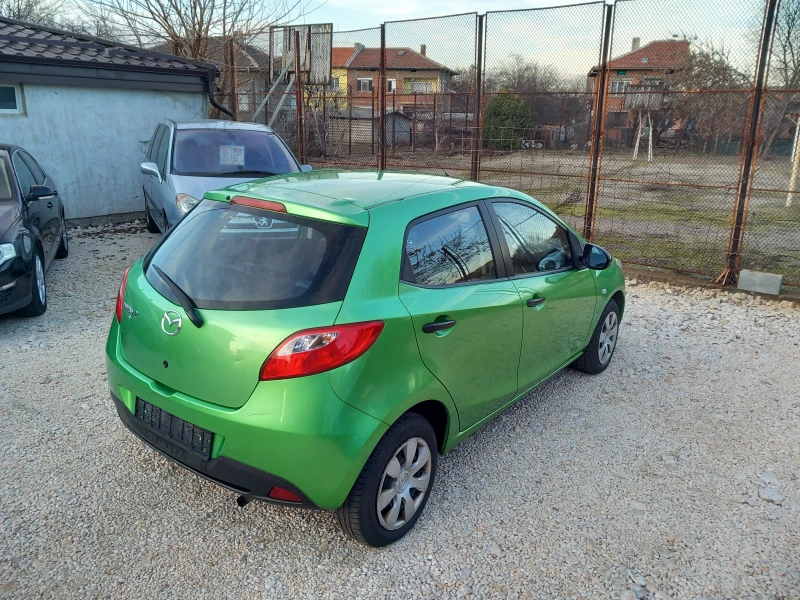 Mazda 2 1.4i климатик, снимка 5 - Автомобили и джипове - 48633322