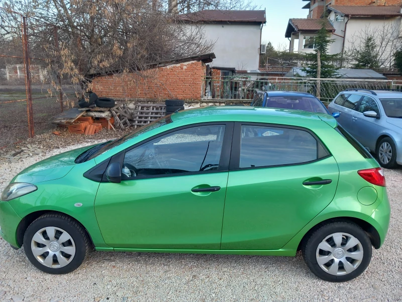 Mazda 2 1.4i климатик, снимка 2 - Автомобили и джипове - 48633322