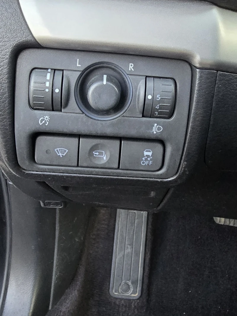 Subaru Legacy 2.0R, снимка 7 - Автомобили и джипове - 52447422