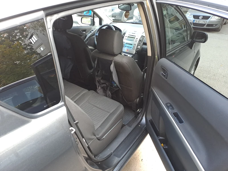 Toyota Corolla verso, снимка 11 - Автомобили и джипове - 52095562