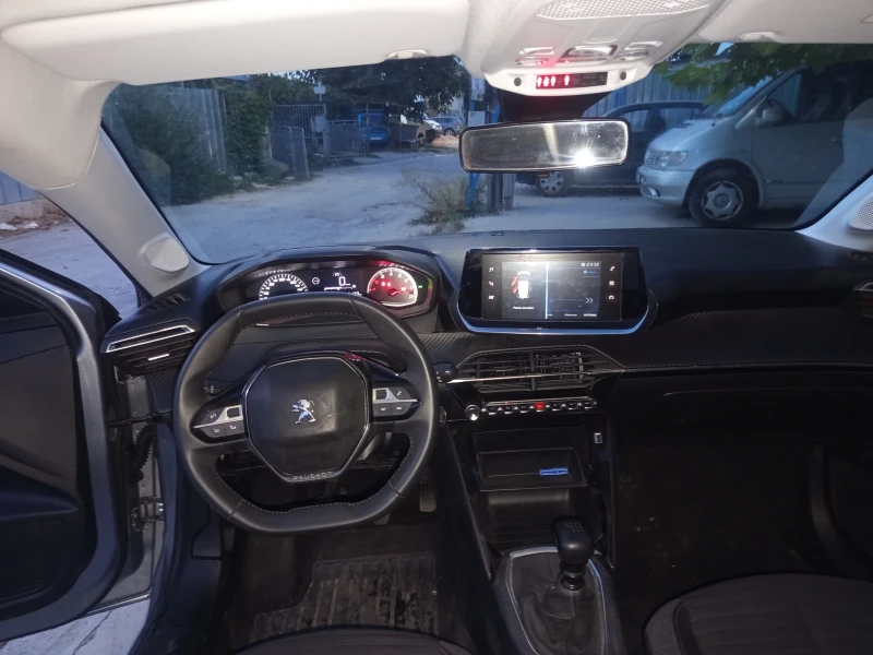 Peugeot 208, снимка 9 - Автомобили и джипове - 52300430