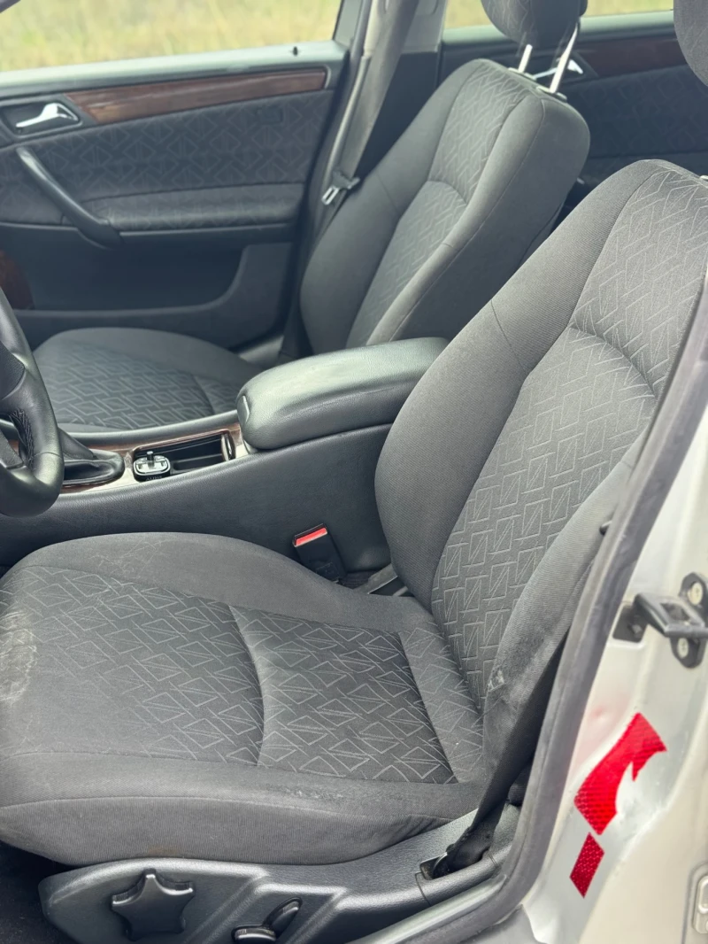 Mercedes-Benz C 220 C220 cdi , снимка 9 - Автомобили и джипове - 52645114