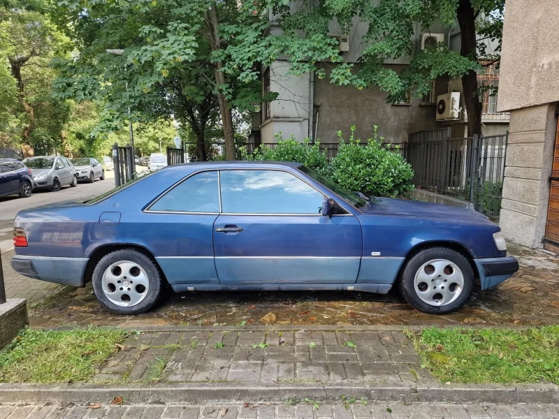 Mercedes-Benz 124 КУПЕ, снимка 4 - Автомобили и джипове - 53041386